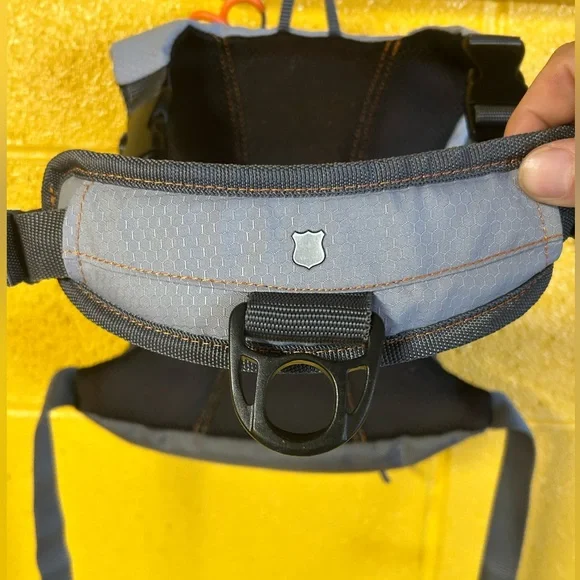 Field and Stream Chest Pack - Picture 5 of 8